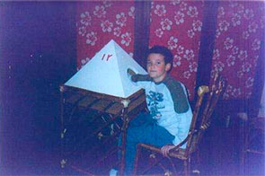 Tratamiento con pirámide en el brazo de un niño