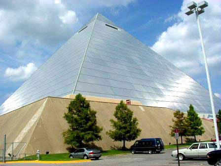 Hotel pirámide en Tennessee